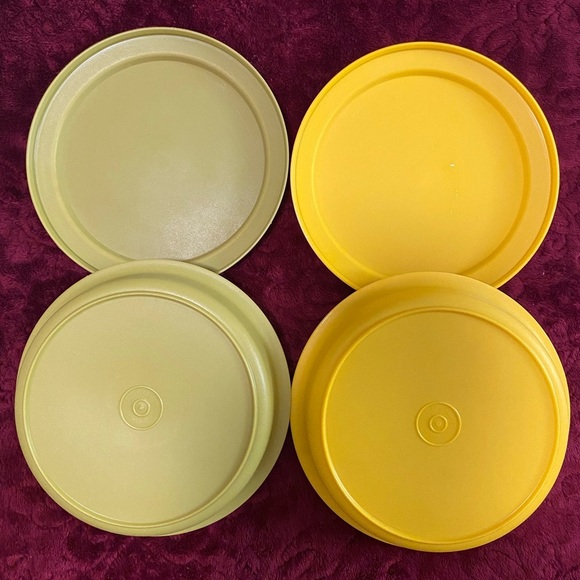 Tupperware Other - Two vintage Tupperware seal bowls
Yellow and Green